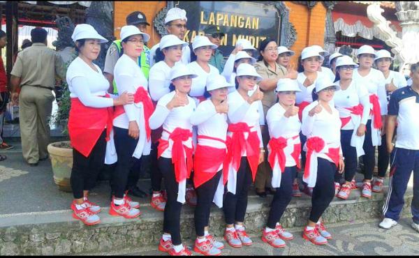Lomba gerak jalan Kreasi 