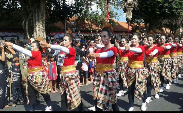 Lomba gerak jalan Kreasi 