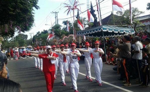 Lomba gerak jalan Kreasi 