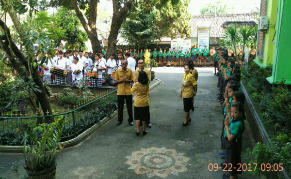 Suasana penerimaan Tim Penilai LSS Provinsi Bali di SMP N 1 Bangli Jumat 22 September 2017