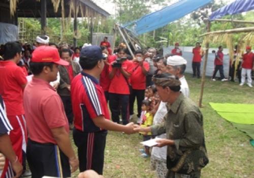 Gerbangdes Sigot di Desa Tiga