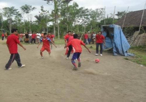 Gerbangdes Sigot di Desa Tiga